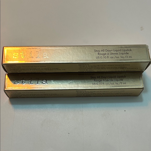 Stila Liquid Lipstick FIERY RED in Shimmering Gold Packaging - Picture 2 of 3